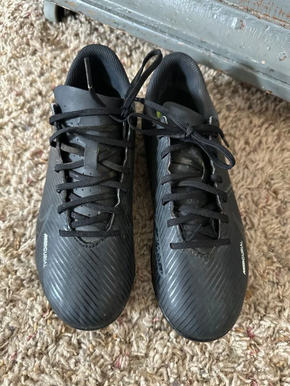 Nike Mercurial Vapor 15 Academy Soccer Cleats Size 4.5Y Black/Yellow Lightweight